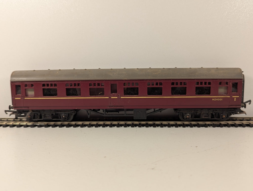 Tri-ang OO Gauge BR Mk1 1st class Corridor Composite Coach Maroon