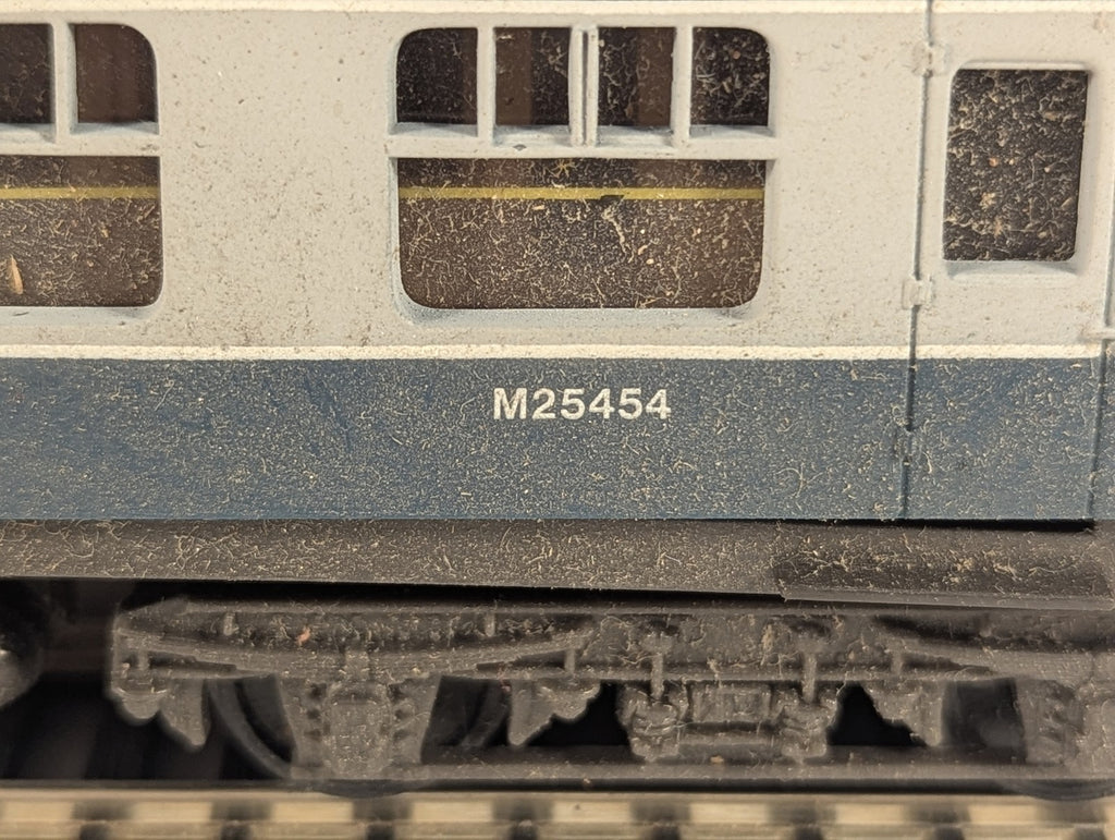 Mainline OO Gauge BR Mk1 SK Second Corridor Passenger Coach M25454