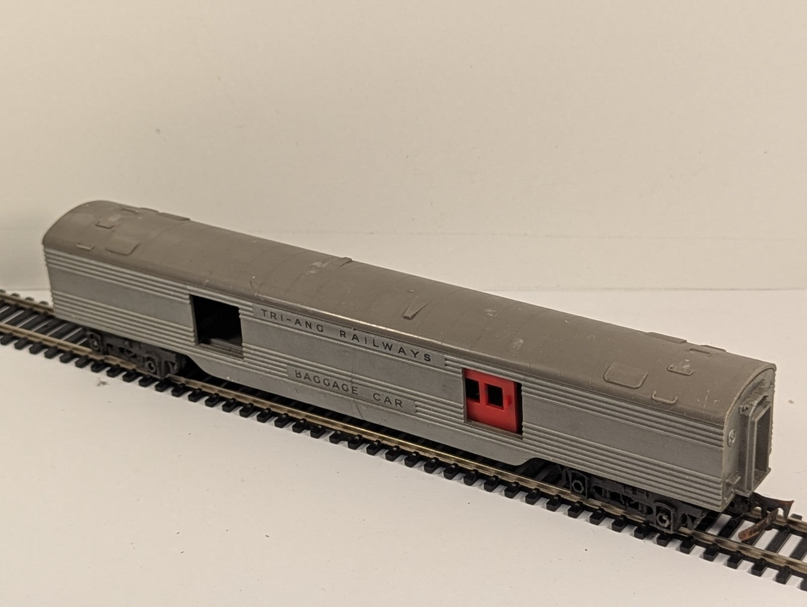 Tri-ang R130 Transcontinental Baggage Car