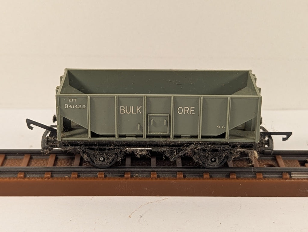 Tri-ang TT Gauge T274 21-Ton Bulk Ore Hopper Wagon