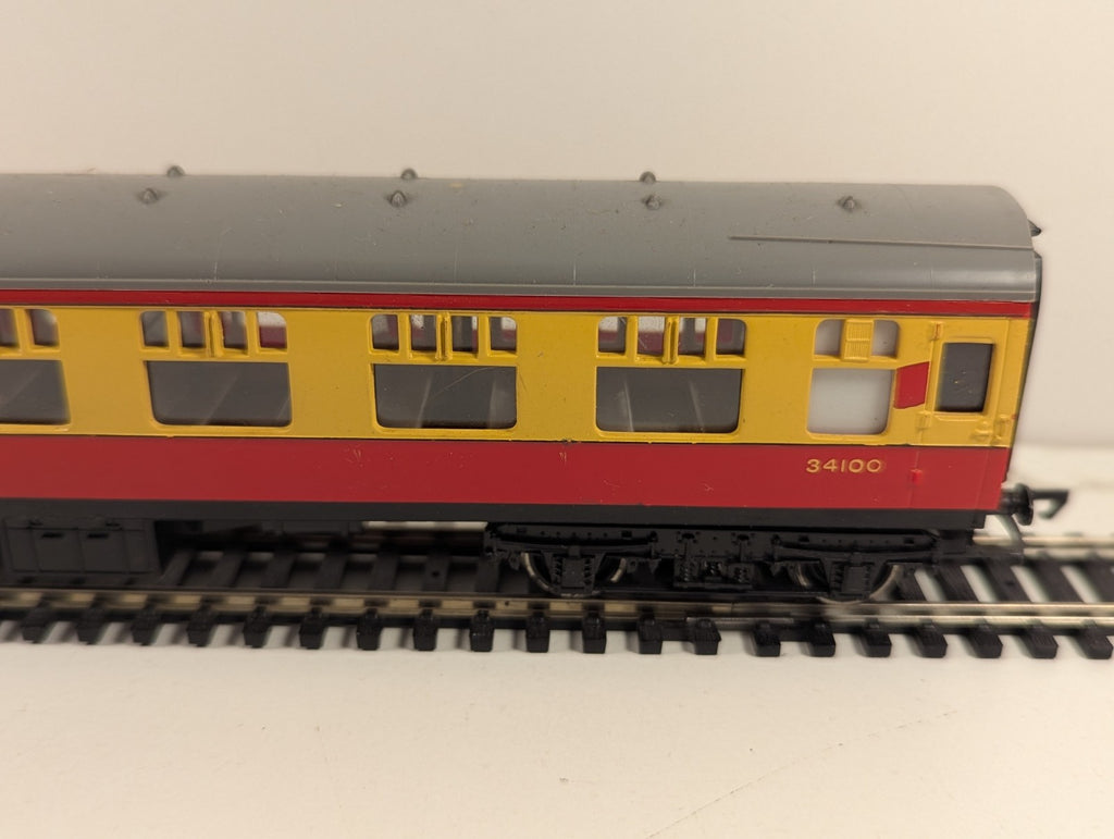 Hornby Tri-ang R627 OO Gauge BR Brake 2nd Coach No. 34100