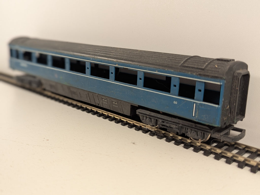 Hornby OO Gauge BR Mk3 Standard Class Coach Blue & Grey (Windows Missing)