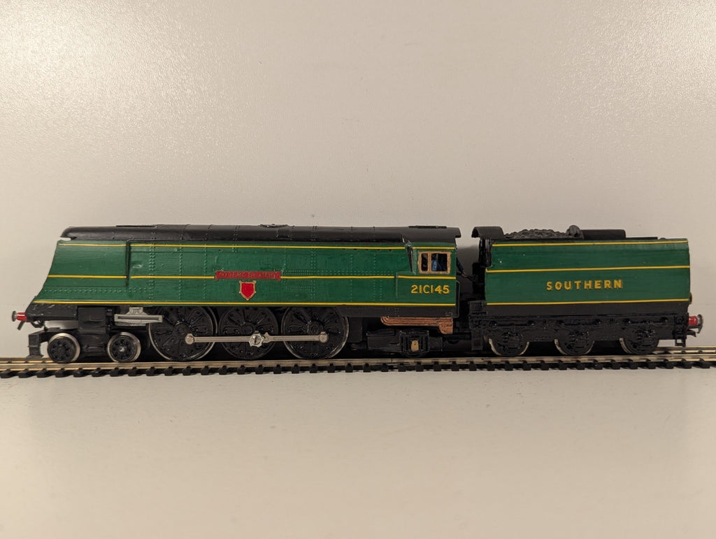 Wrenn OO Gauge Bulleid West Country Class 4-6-2 'Ottery St Mary'