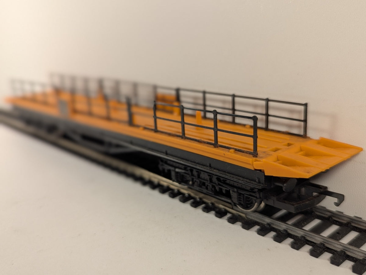 Hornby OO Gauge Ferry Ramp Wagon Goods Wagon Orange / Black R127