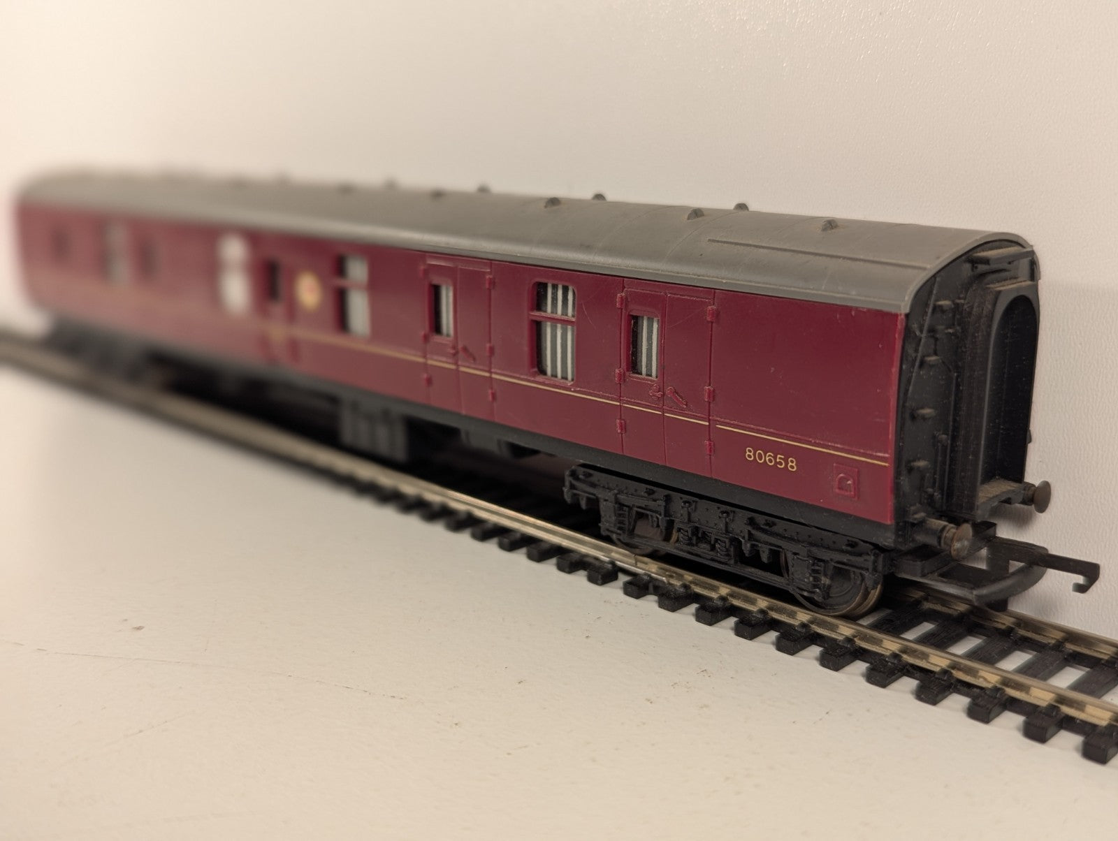 Tri-ang OO Gauge BR Maroon Mk1 Full Brake Coach