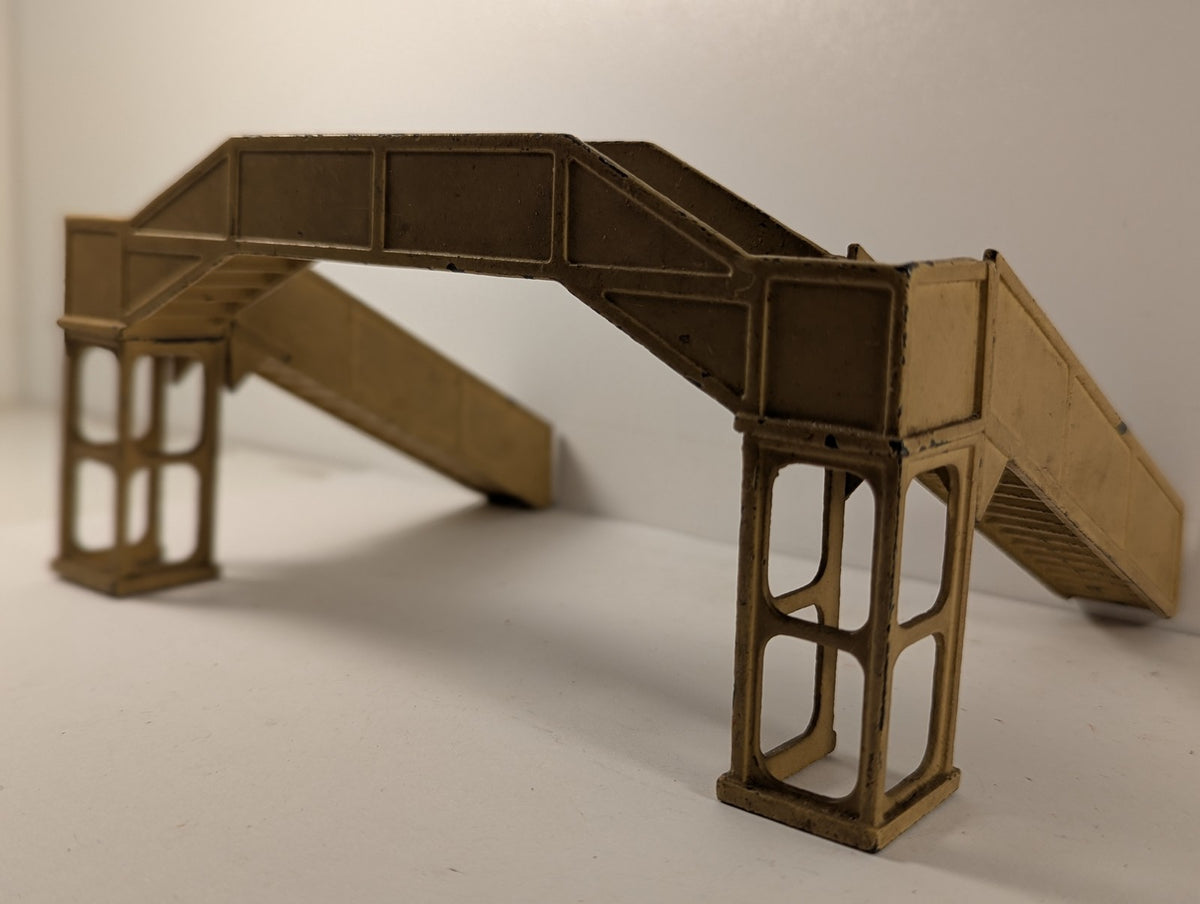 Hornby Dublo OO Gauge D1 Footbridge Cream