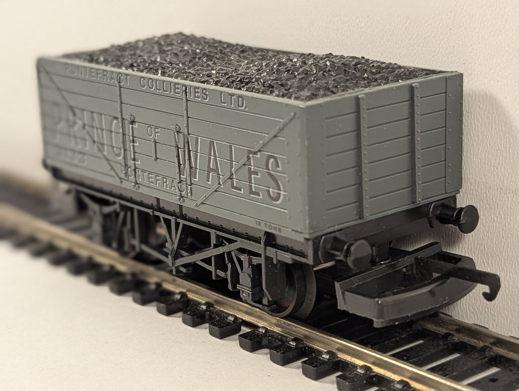 Lima OO Gauge 7-Plank Coal Wagon Prince of Wales Pontefract Collieries