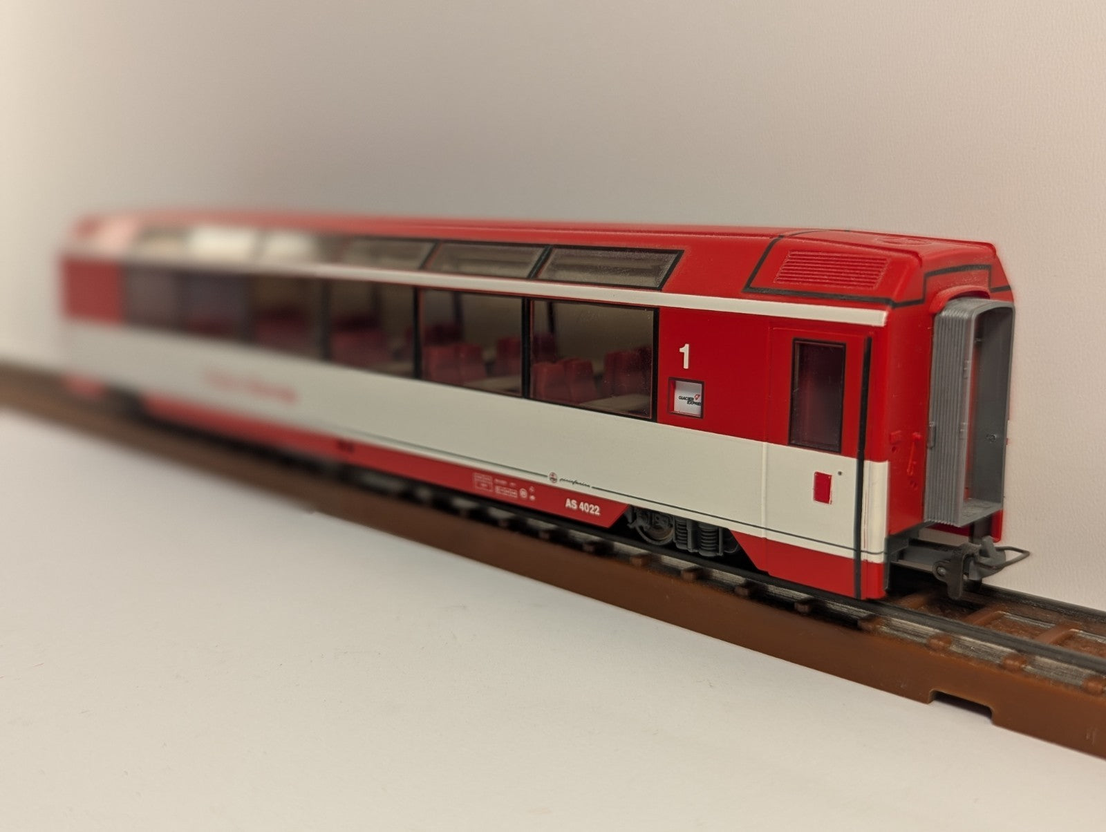 Bemo 3288 202 HOe Gauge Furka-Oberalp Glacier Express First Class coach - boxed