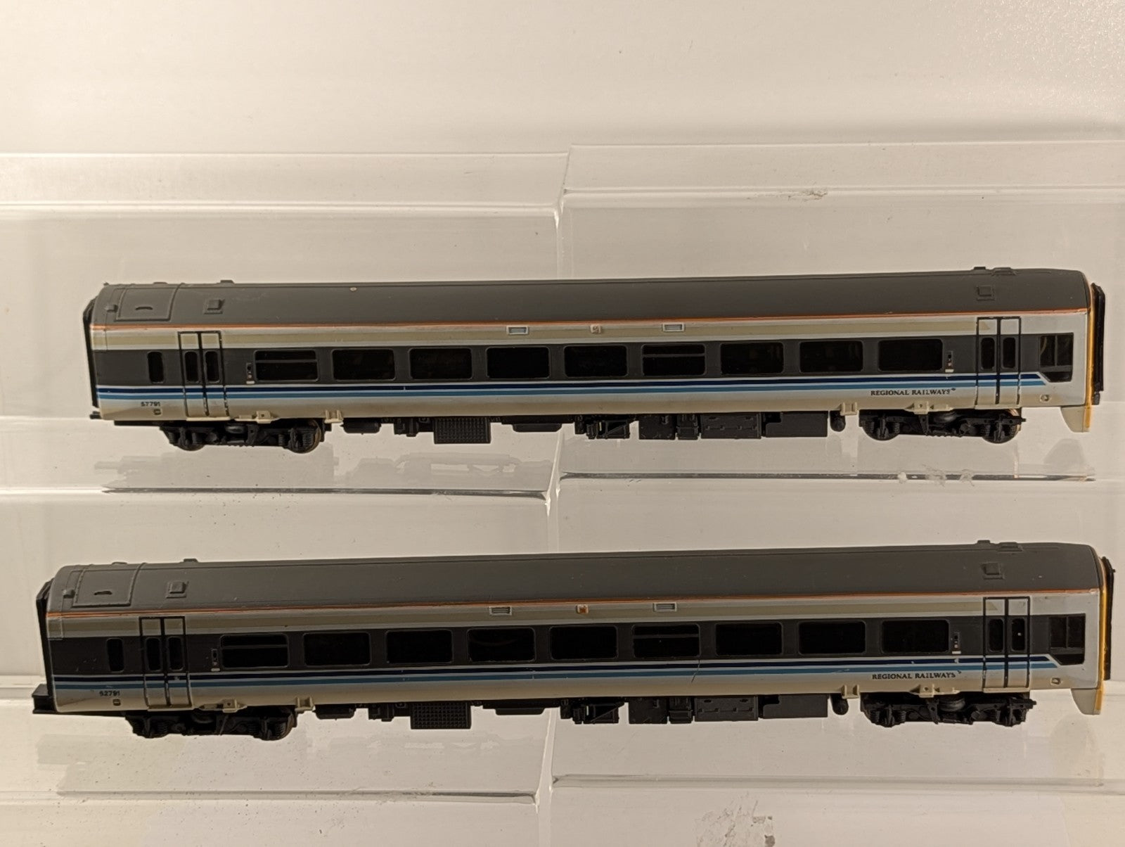 Bachmann OO Gauge Class 158 Diesel Multiple Unit 52791 & 57791 Regional Livery