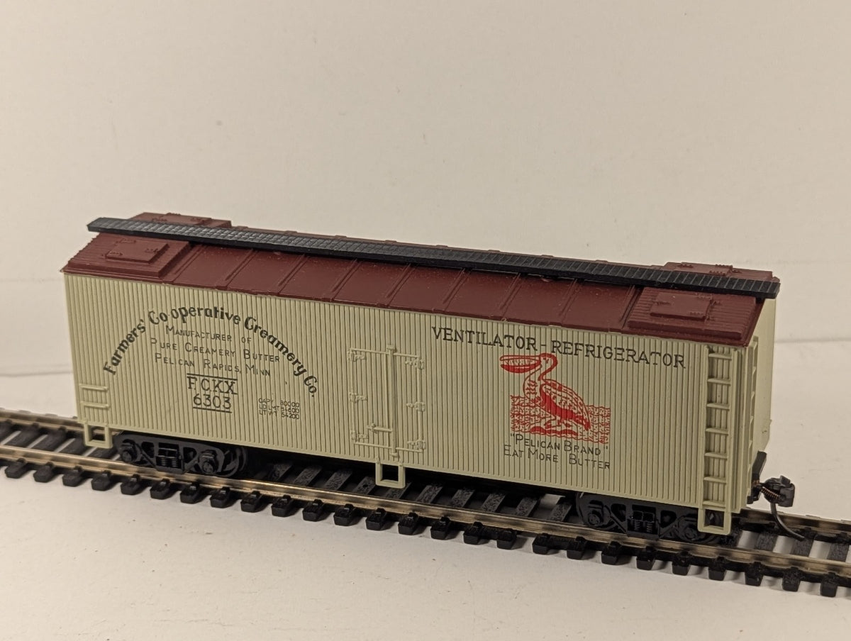 40ft Wood Refrigerator Car Farmers' Co-operative Creamery Co HO Gauge Box Car