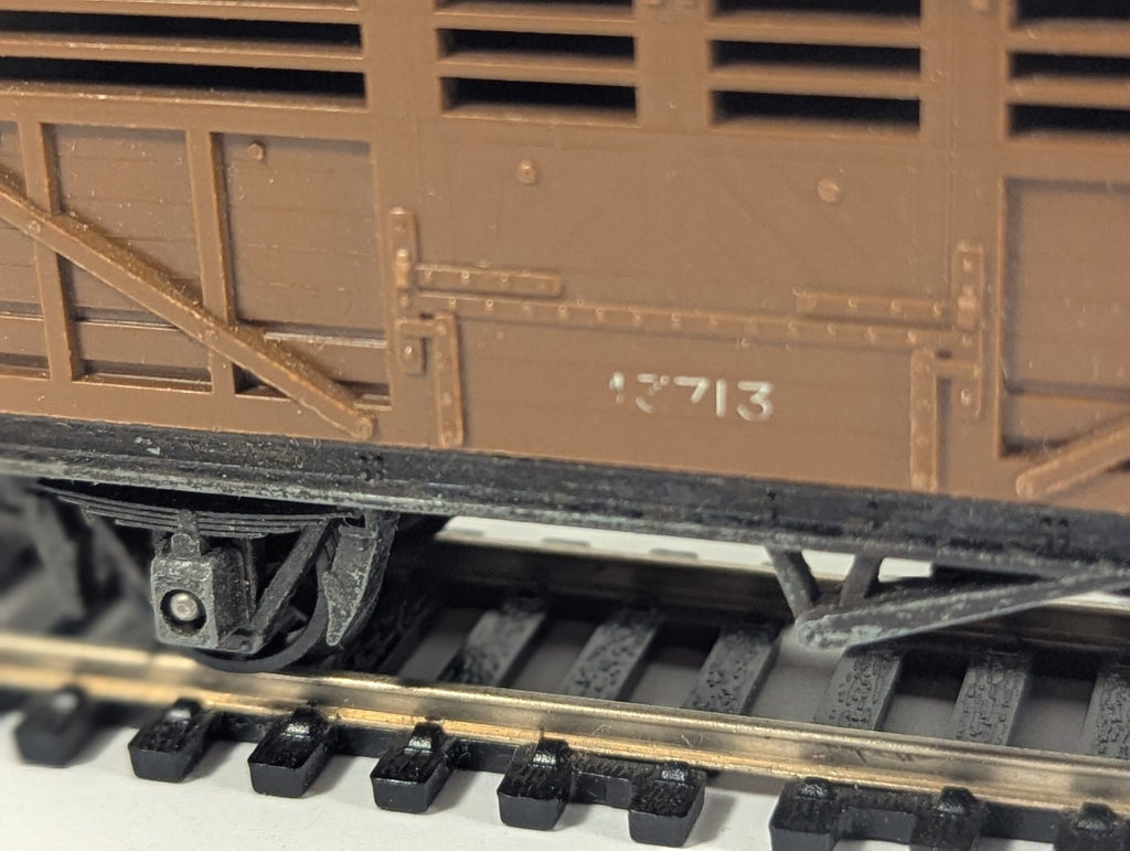 Tri-ang OO Gauge R13 Cattle Wagon Brown M3713
