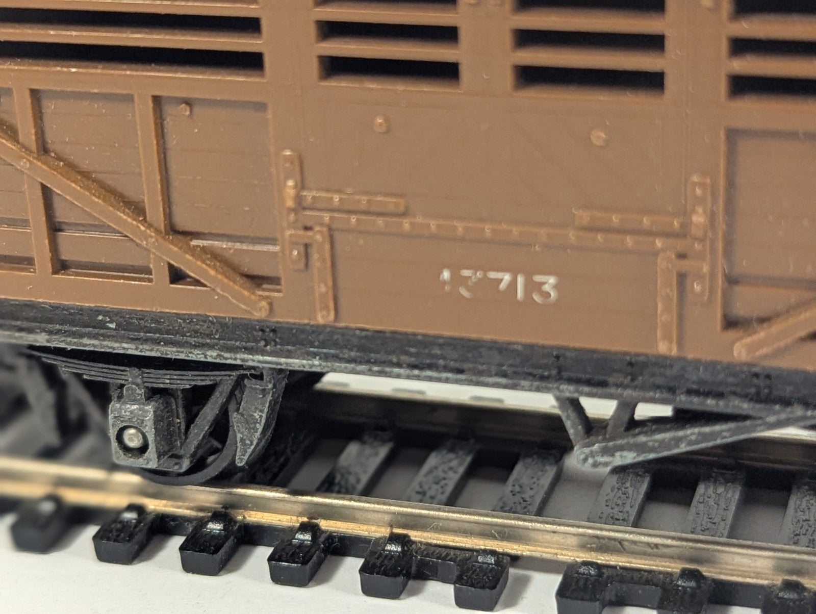 Tri-ang OO Gauge R13 Cattle Wagon Brown M3713