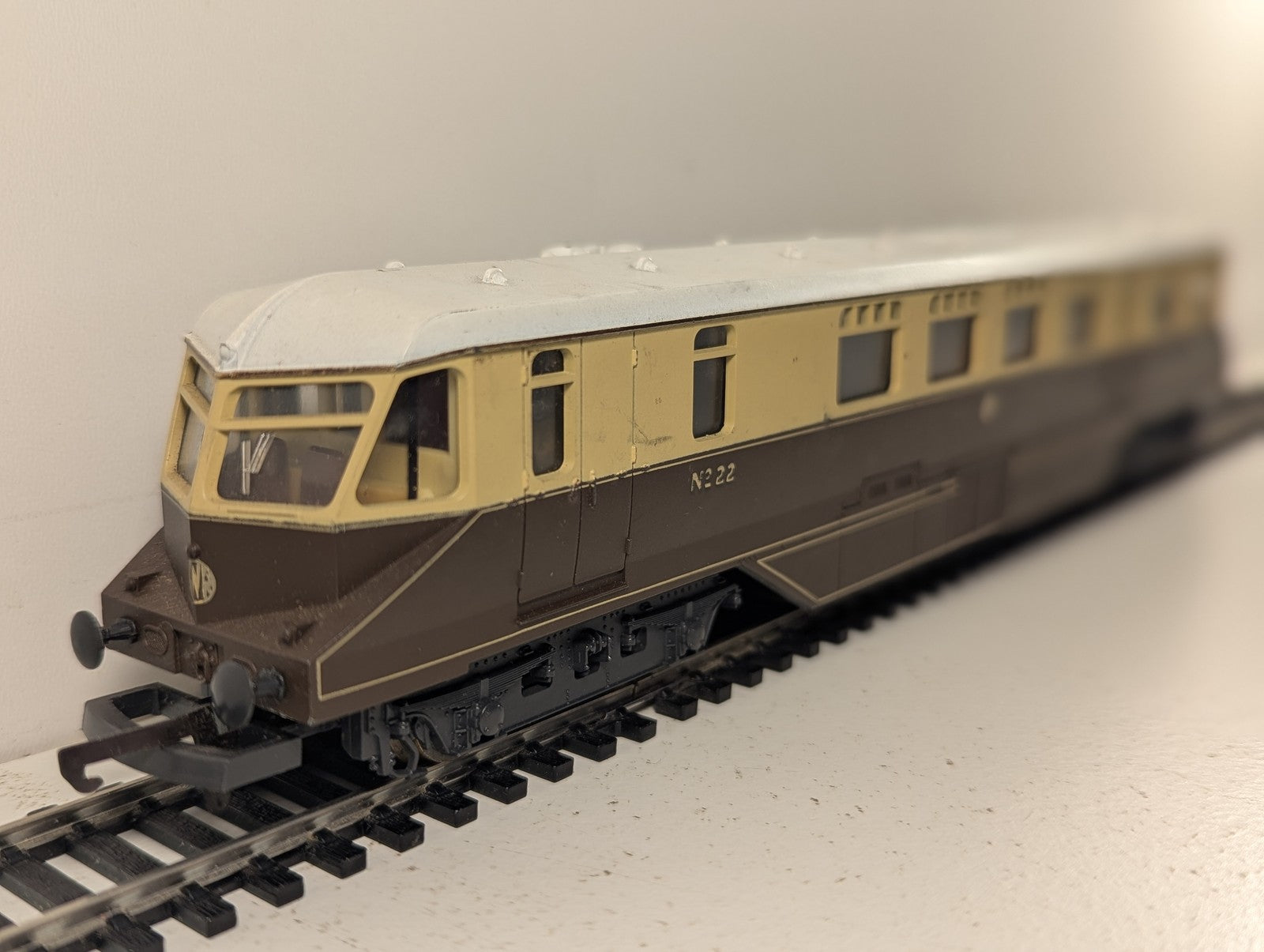 Lima OO Gauge GWR Passenger Railcar No. 22 Diesel Railcar GWR Chocolate & Cream
