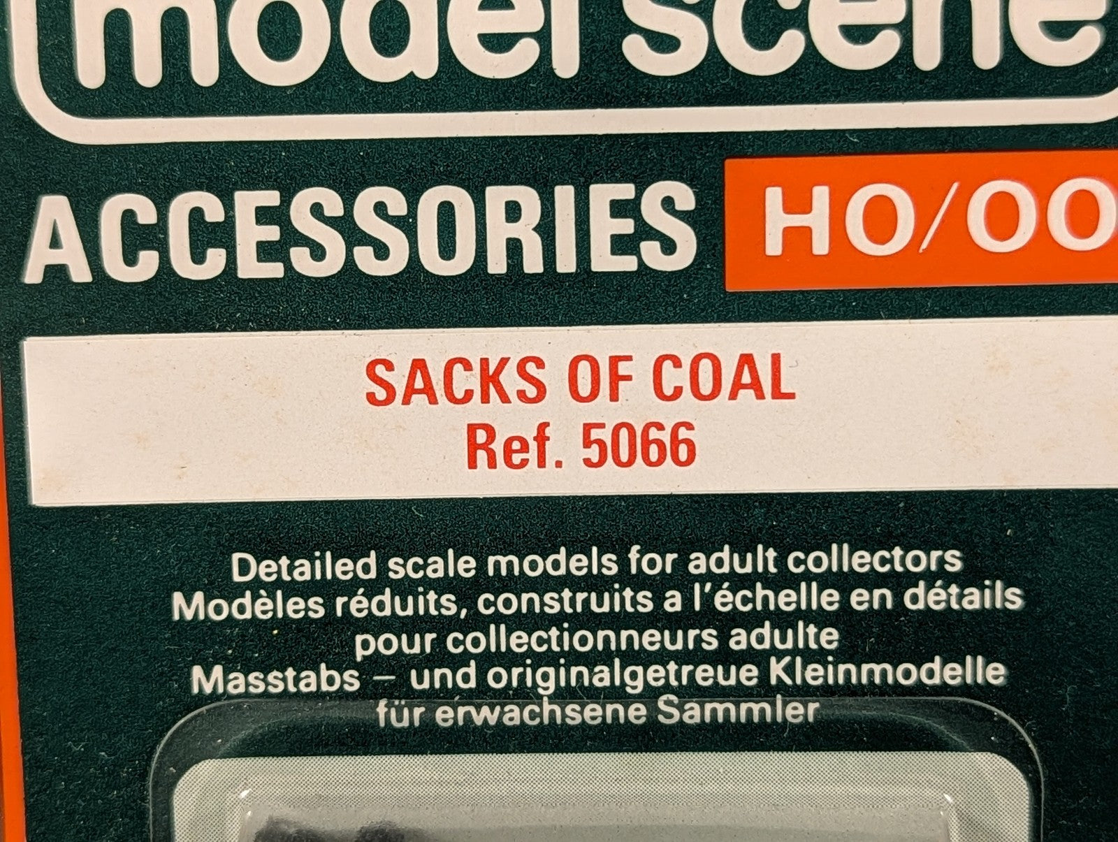 Model Scene HO/OO Sacks of Coal Scenic Accessories 5066