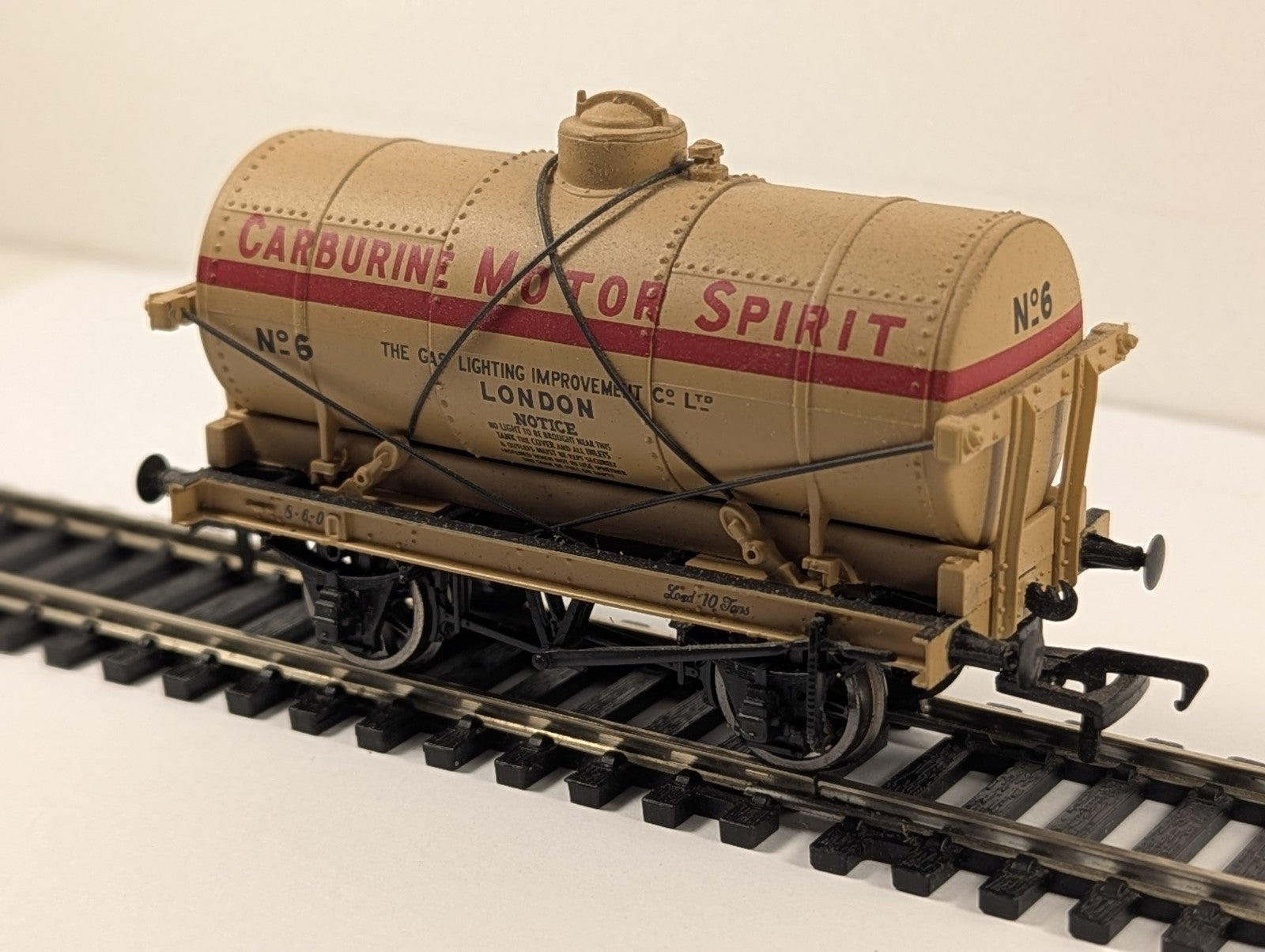 Bachmann OO Gauge 14 Ton Tank Wagon Carburine Motor Spirit No. 637