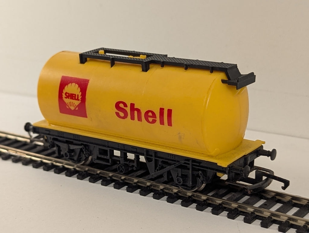 Hornby OO Gauge Shell Tank Wagon Shell Yellow