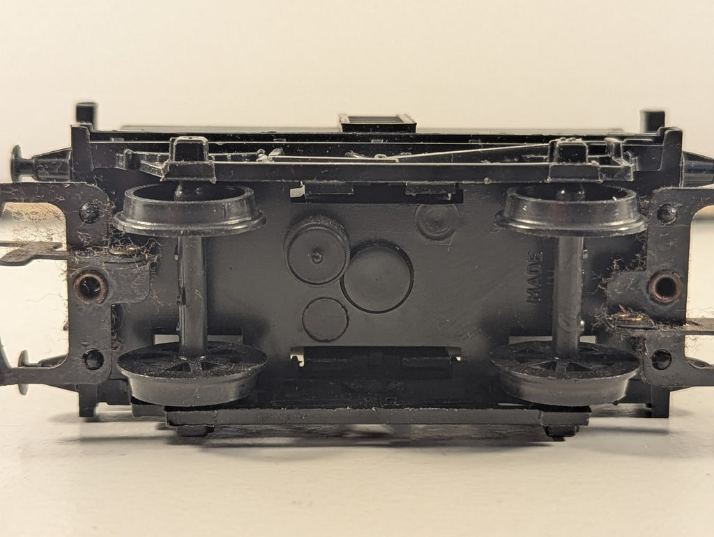 Hornby OO Gauge Esso 2-Star Tank Wagon Goods Wagon Esso Silver R127