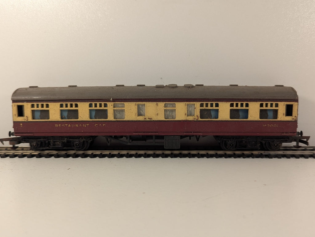 Tri-ang R224 BR Main Line Restaurant Car OO Gauge - Damaged Lettering