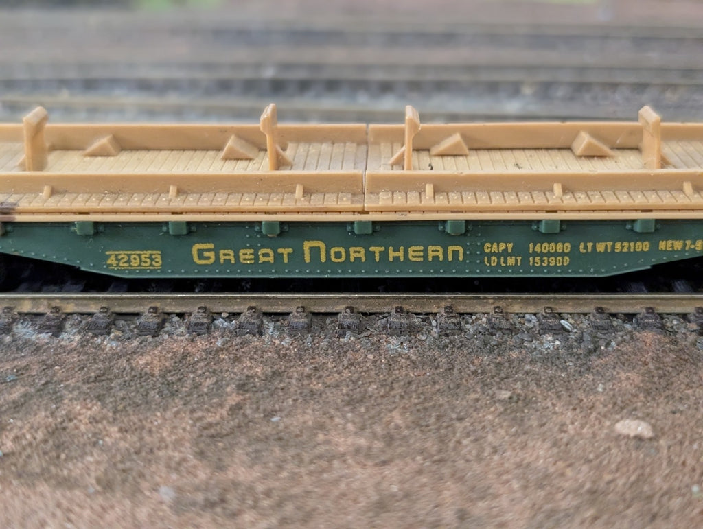 Tyco HO Gauge Great Northern Flat Carrier No. 353A