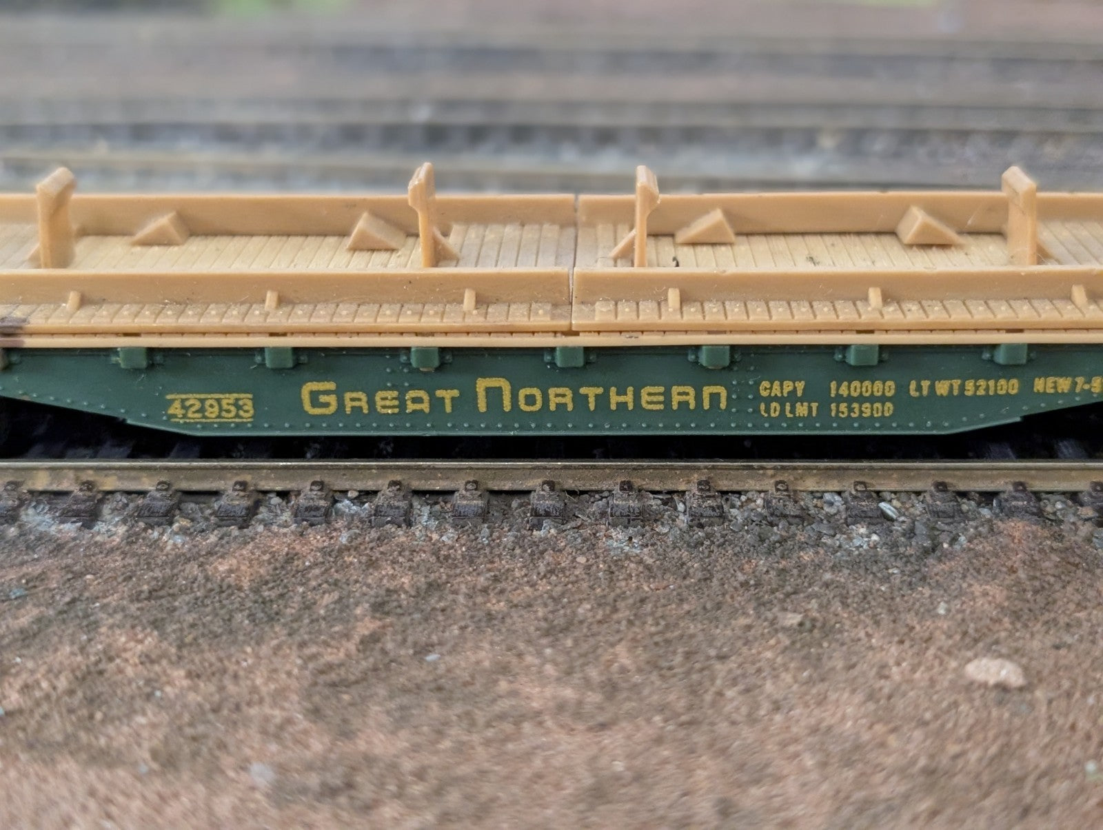 Tyco HO Gauge Great Northern Flat Carrier No. 353A