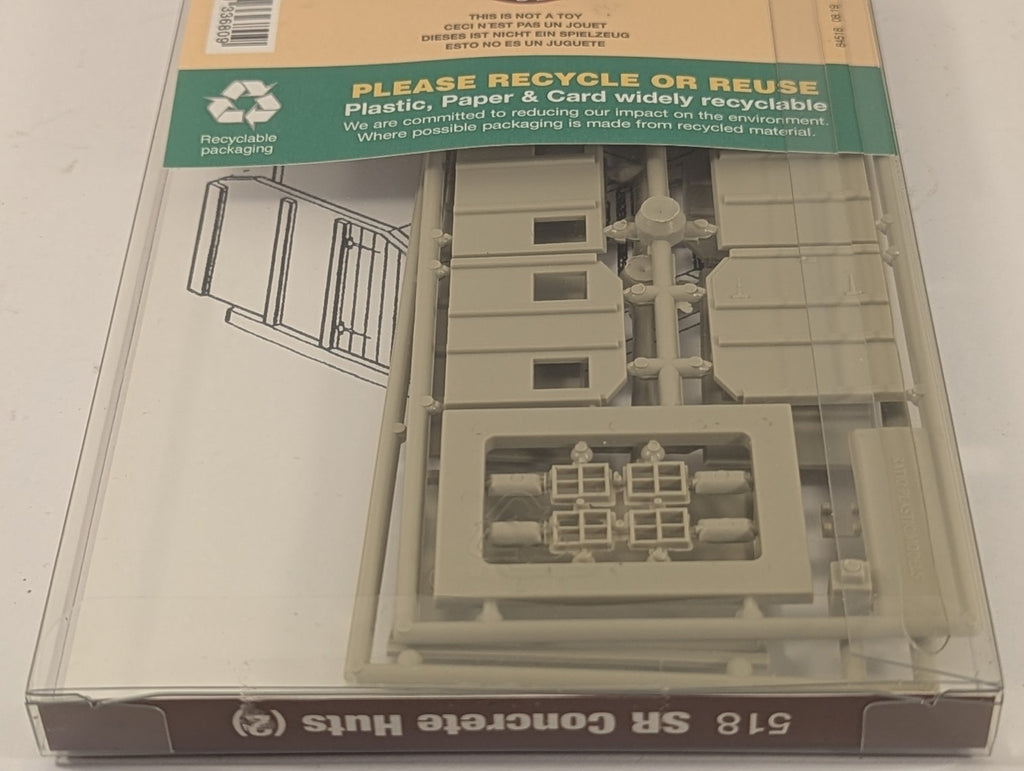 Ratio 518 OO Gauge SR Concrete Huts Building Kit