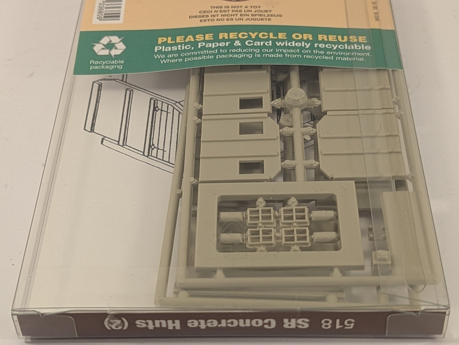 Ratio 518 OO Gauge SR Concrete Huts Building Kit