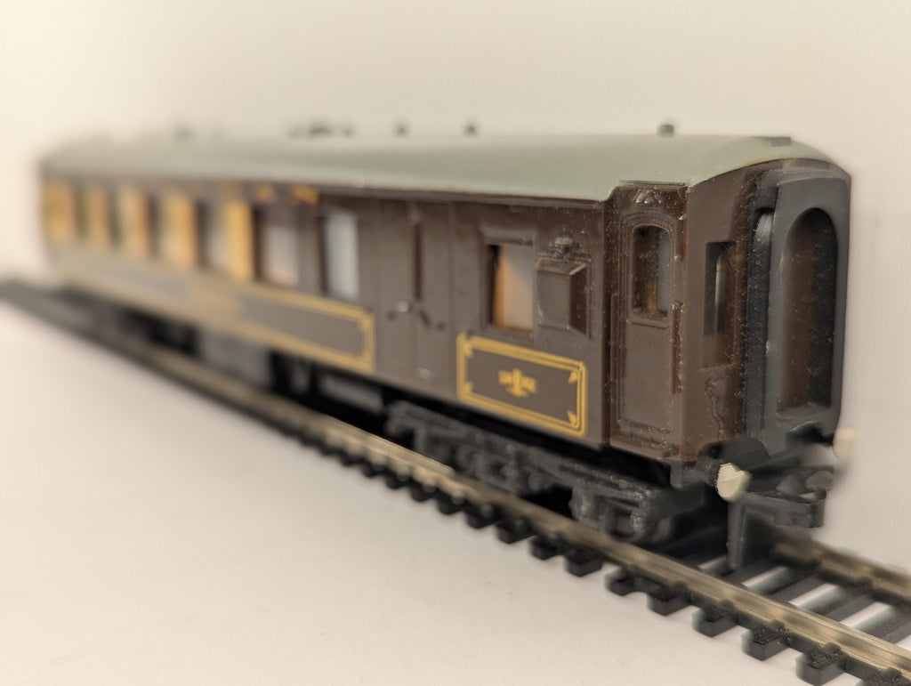 Hornby Dublo OO Gauge Pullman Car No. 79 Passenger Coach Pullman Umber and Cream
