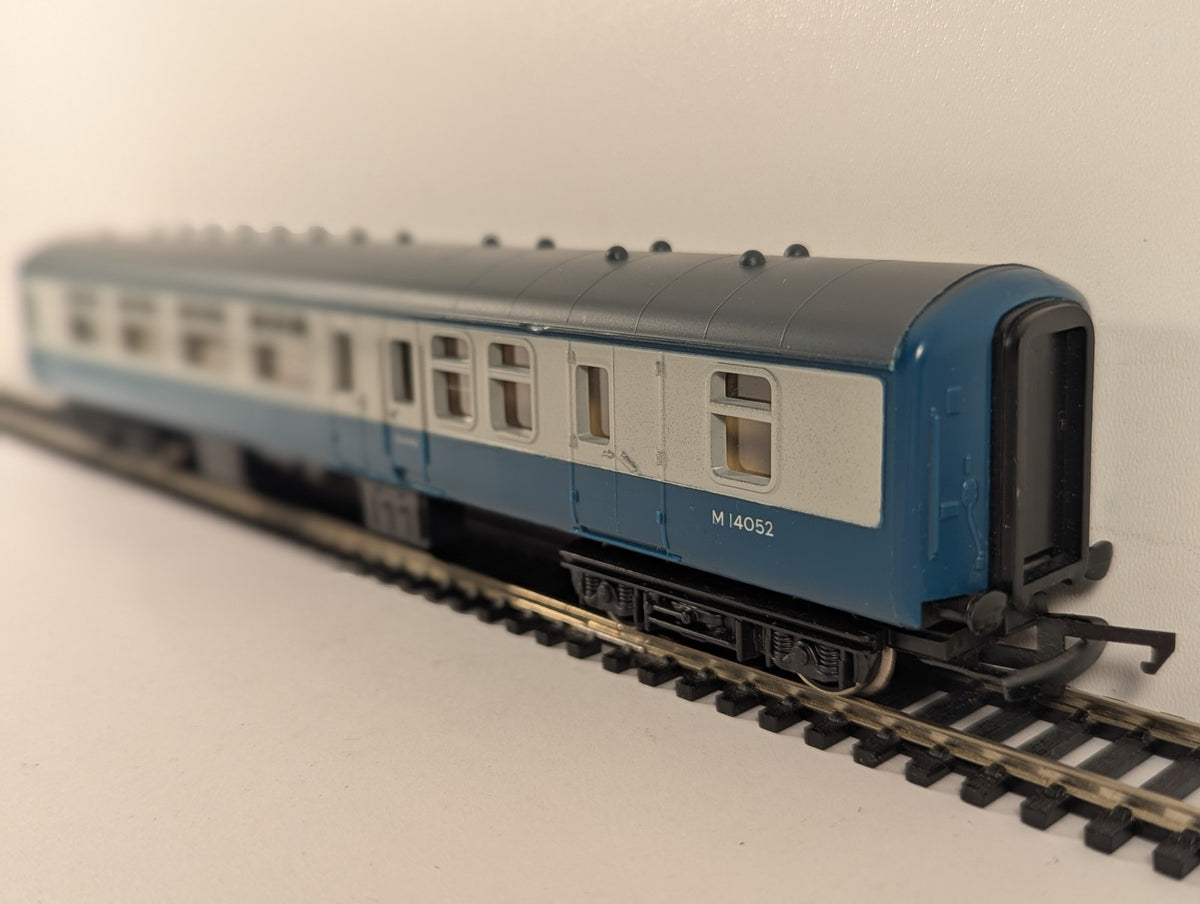 Hornby OO Gauge BR Mk1 Brake Corridor Composite (BCK) Passenger Coach M14052