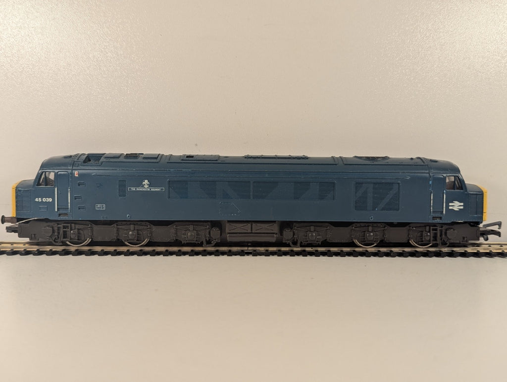 Mainline OO Gauge Class 45 'The Manchester Regiment' Diesel Loco