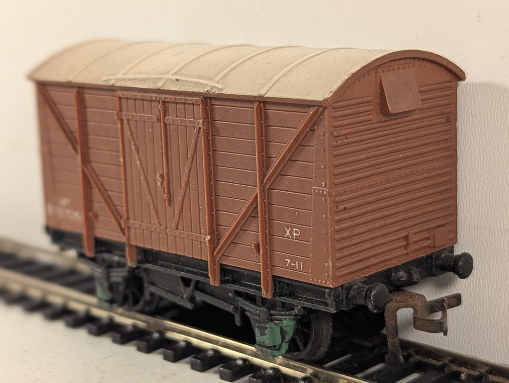 Hornby Dublo OO Gauge BR 12T Ventilated Van Goods Wagon B757051 BR Bauxite 4315