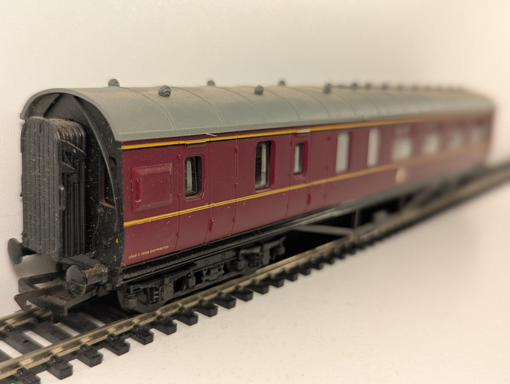 Mainline 37-110 OO Gauge LMS Crimson 57ft Brake Third Coach - Boxed