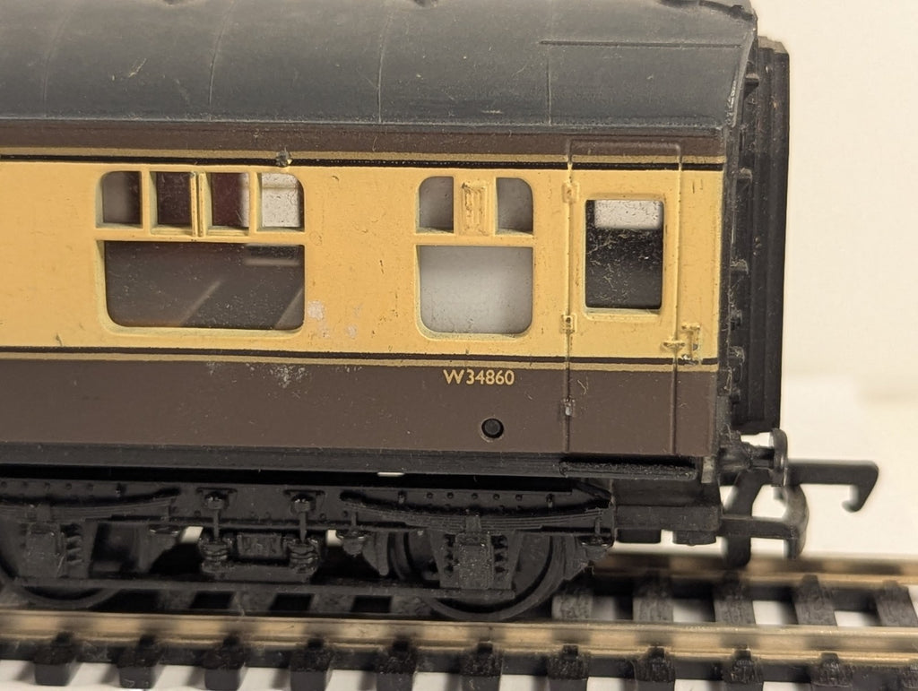 Mainline BR Western Region Mk1 Brake Standard Corridor Coach OO Gauge