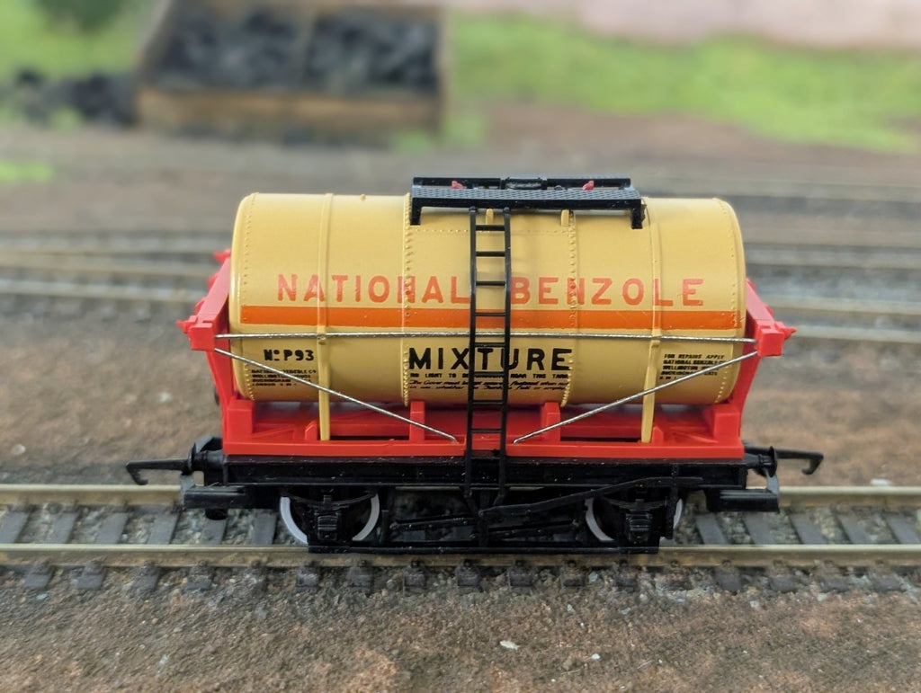 Hornby R221 National Benzole Small Tank Wagon P93