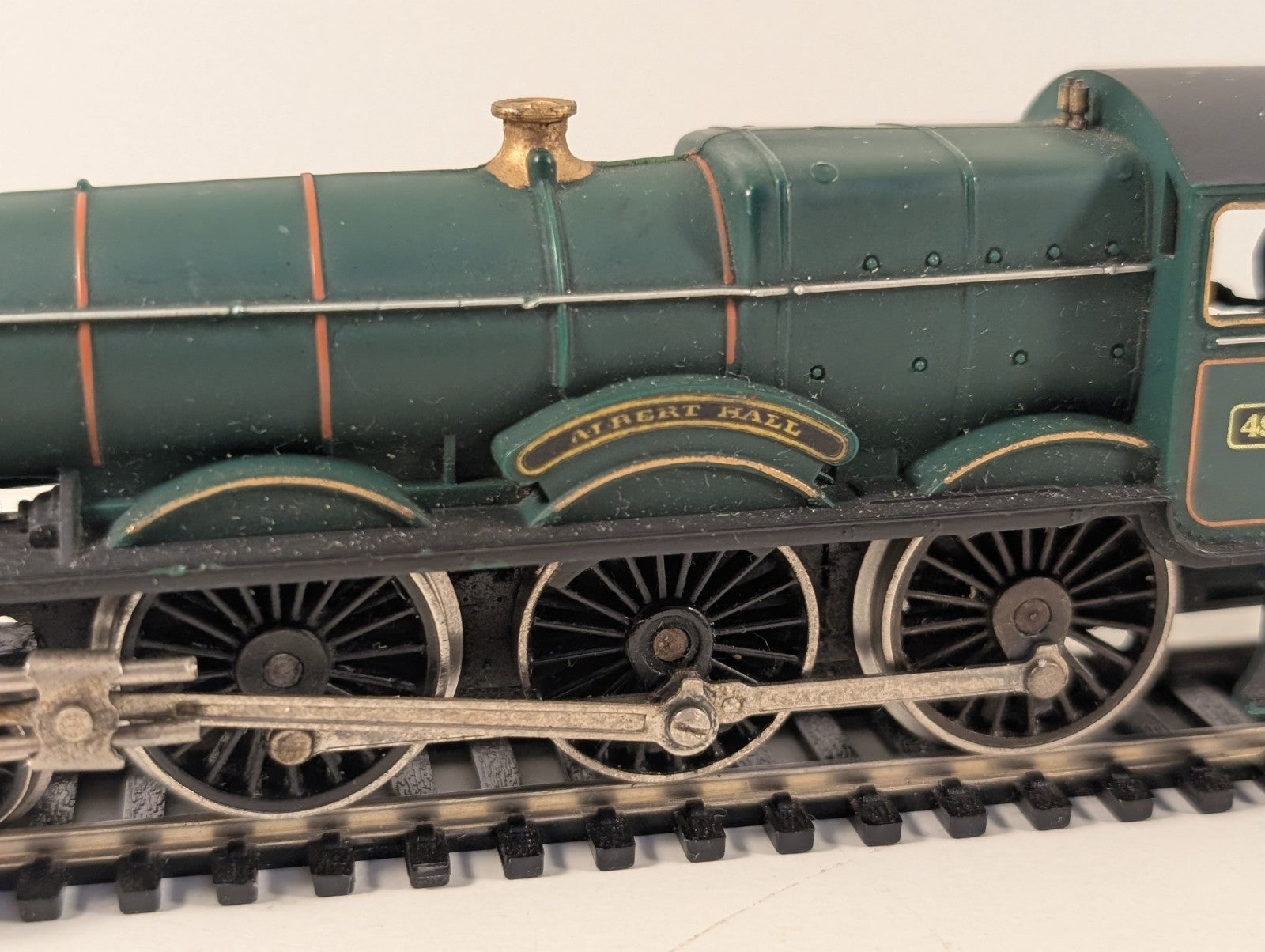Hornby OO Gauge Hall Class 4083 Albert Hall GWR Lined Green