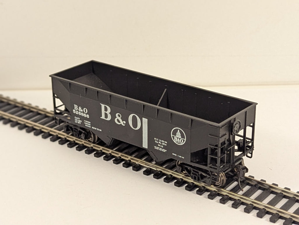 Athearn HO Gauge 34ft 2-Bay Flat-End Hopper (Offset with Square End)