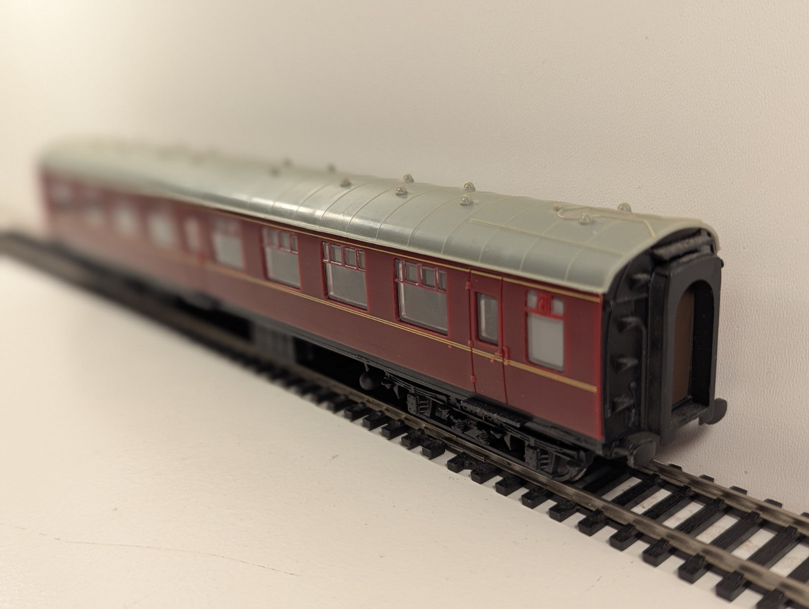 Your Model Railway Village Coach Maroon OO Gauge