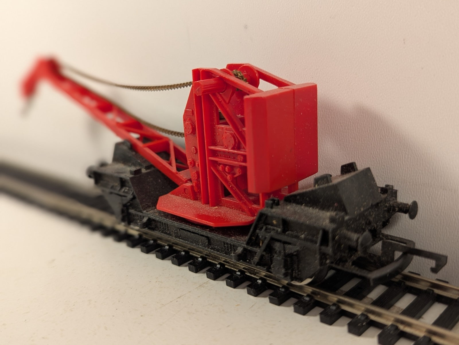 Hornby OO Gauge Operating Crane Wagon Goods Wagon Red R127