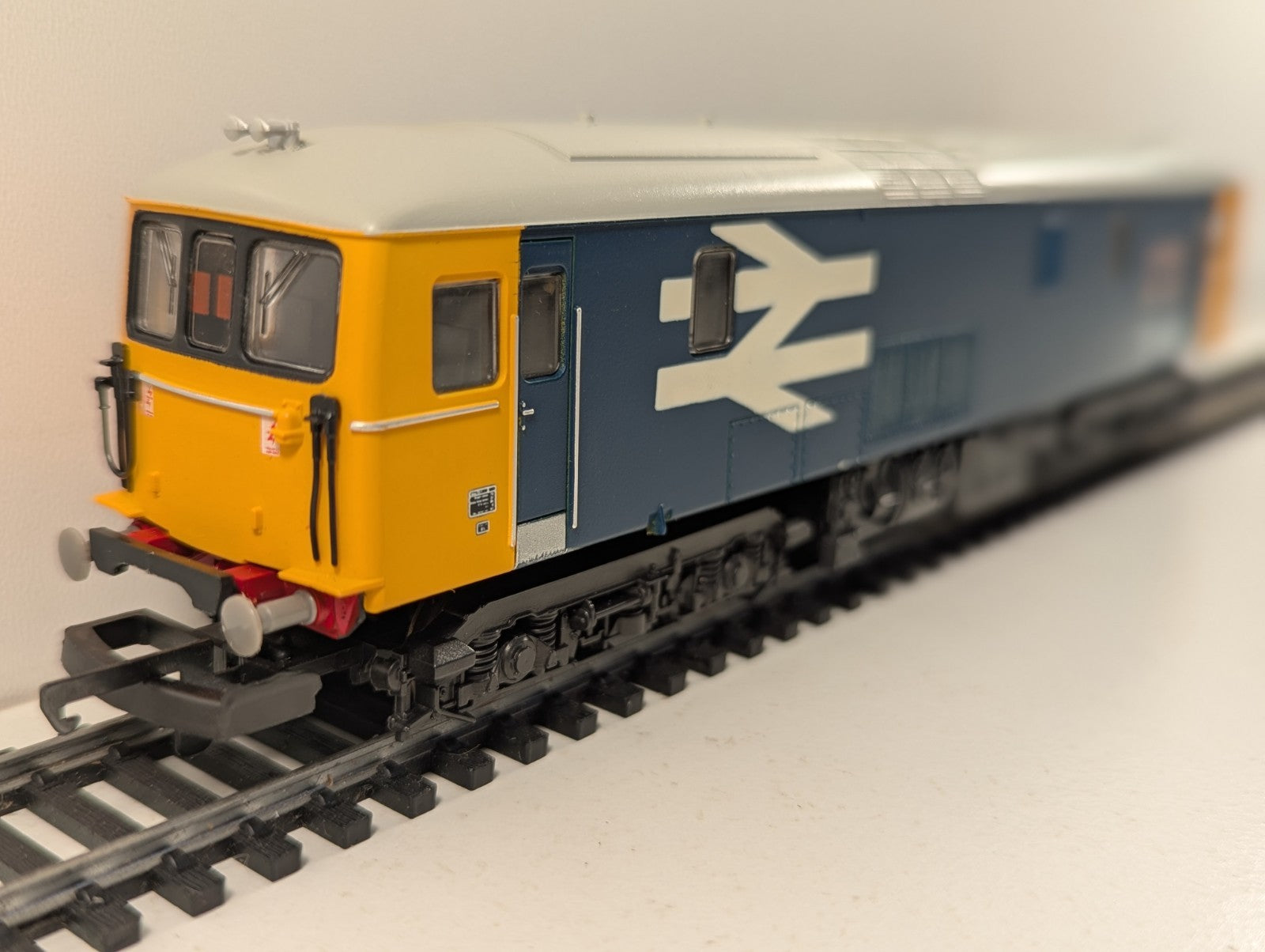 Lima 205169 OO Gauge Class 73 "Broadlands" BR Blue - Boxed