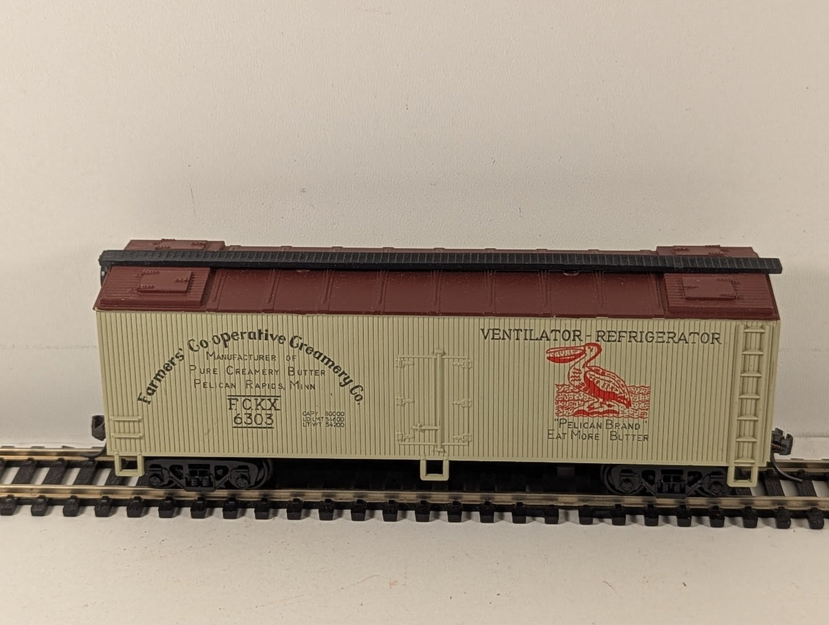 40ft Wood Refrigerator Car Farmers' Co-operative Creamery Co HO Gauge Box Car