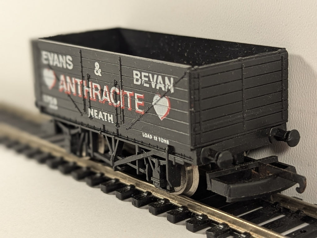 Lima OO Gauge 7 Plank Wagon Evans & Bevan Anthracite Goods Wagon 1759 30 5613 W