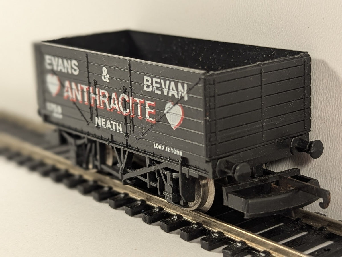 Lima OO Gauge 7 Plank Wagon Evans & Bevan Anthracite Goods Wagon 1759 30 5613 W
