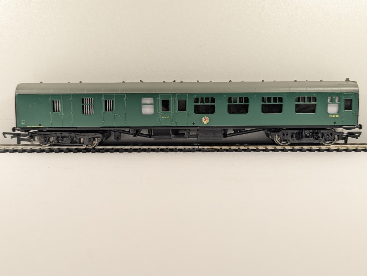 Mainline OO Gauge Mark 1 Type Coach BSK Passenger Coach S34938