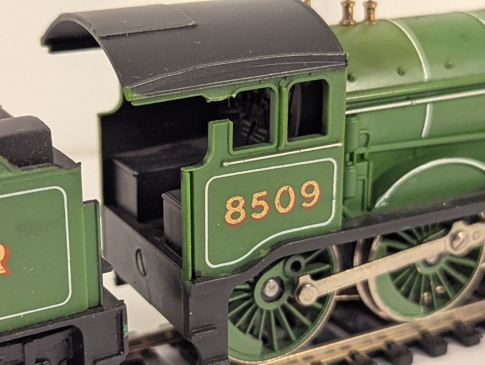 Hornby OO Gauge R150 LNER Class B12/3 4-6-0 Locomotive 8509 Spares