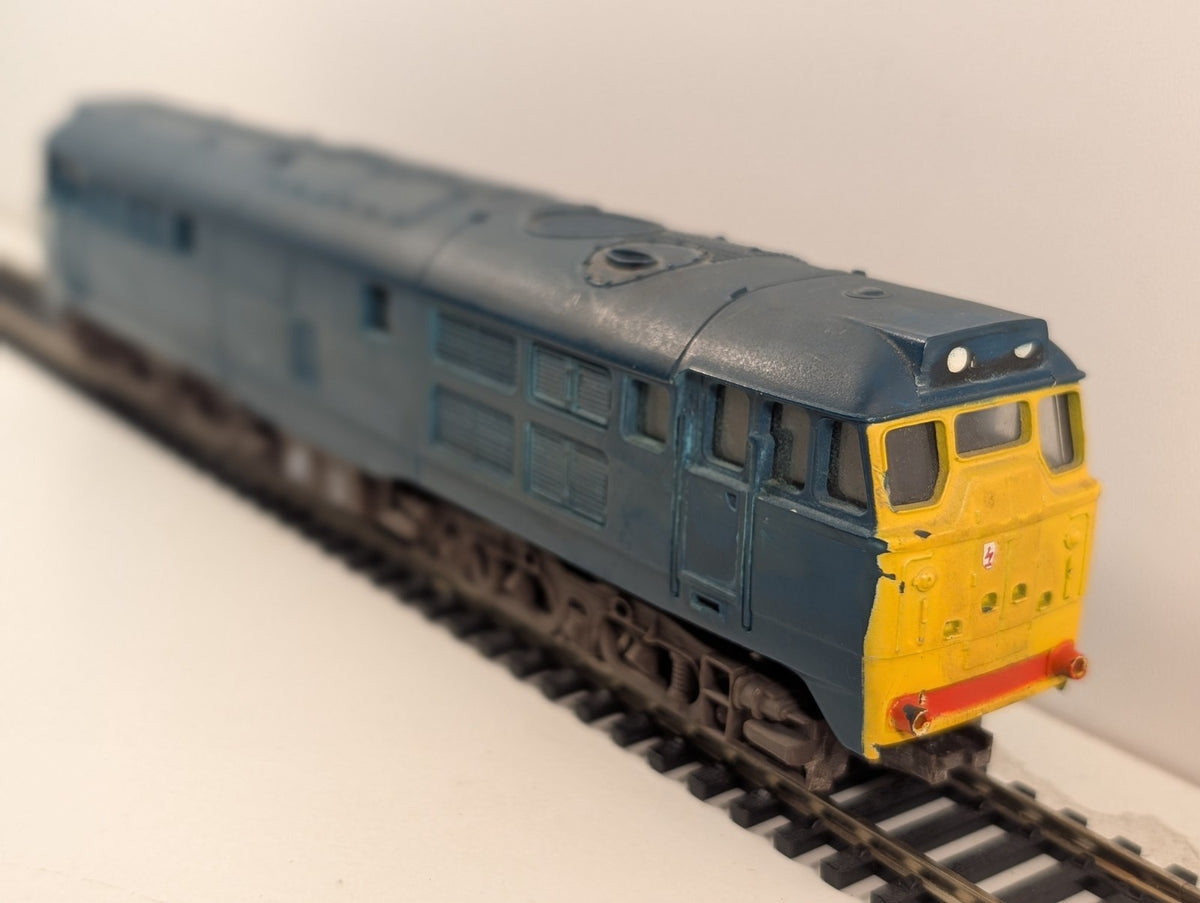 Airfix BR Class 31 Diesel Locomotive No. 31409 in BR Blue – Missing Buffers