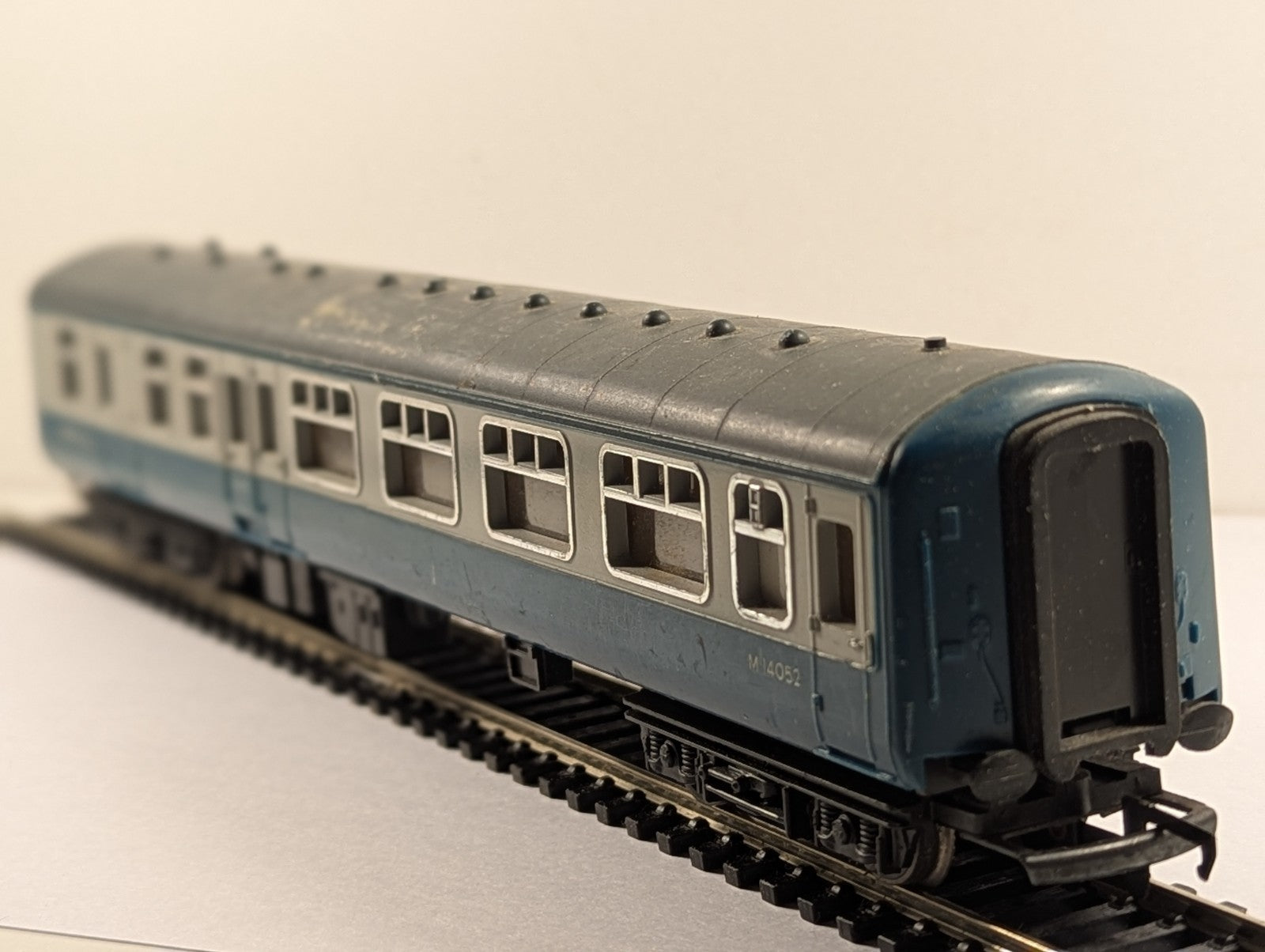 Hornby OO Gauge BR Mk1 Brake Second Corridor (BSK) Passenger Coach