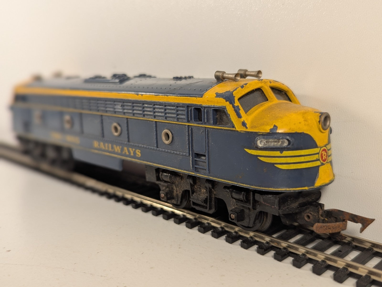 Tri-ang Railways R159 OO Gauge Transcontinental Diesel Locomotive - Dummy Unit