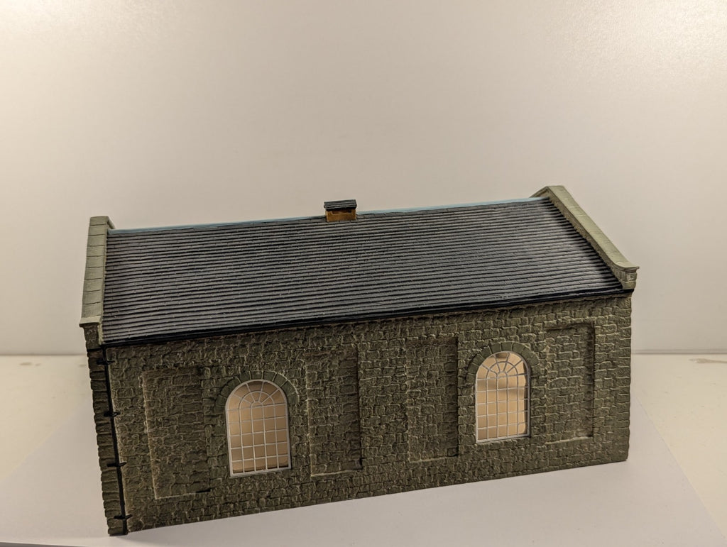 Hornby OO Gauge Skaledale Double Track Engine Shed Scenic Accessory