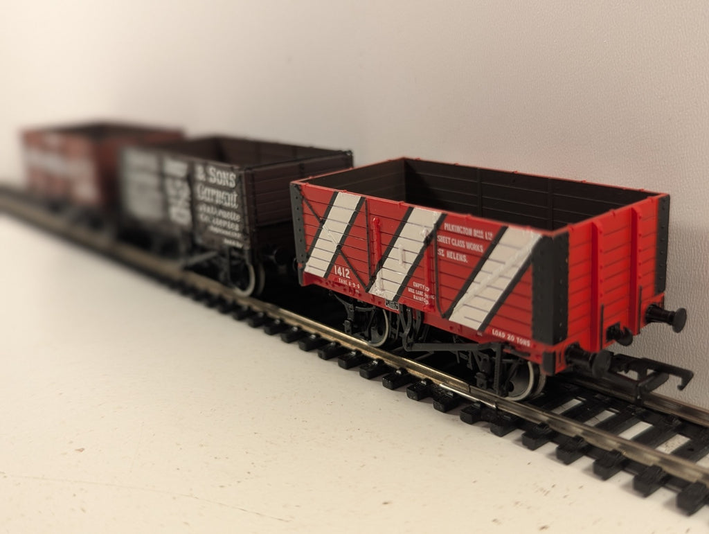 Bachmann 37-077K Set of Three Private Owner Wagons 2009/2010