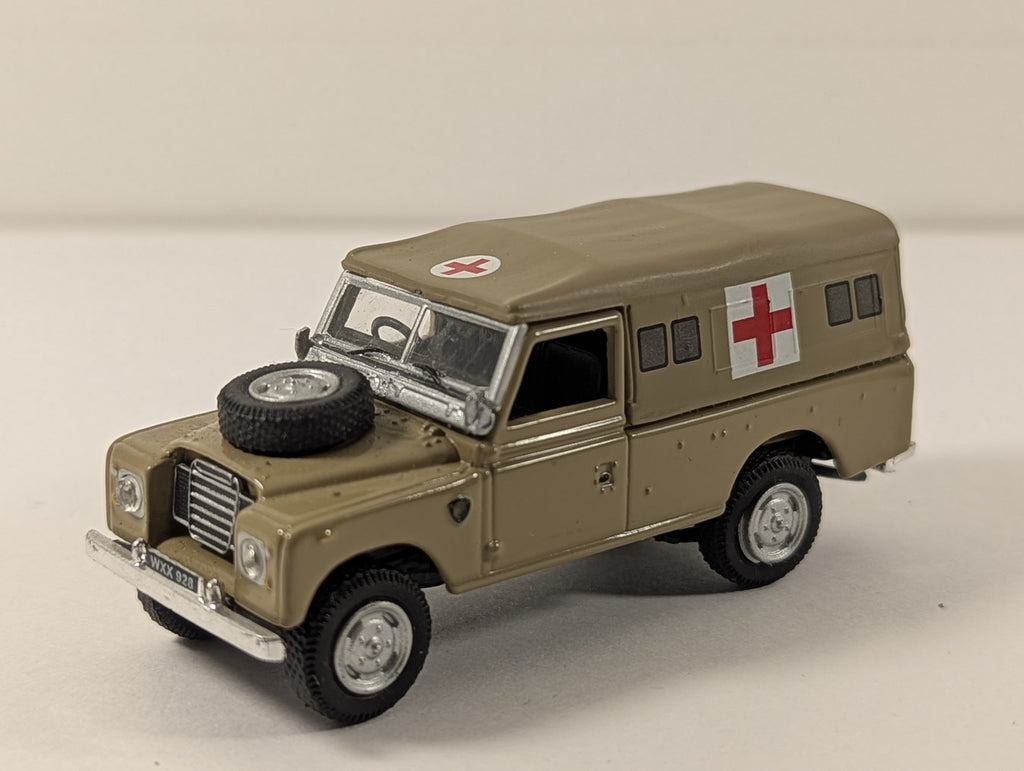 Hongwell 1:72 Scale Land Rover Series III 109 Ambulance Die-cast Model Vehicle