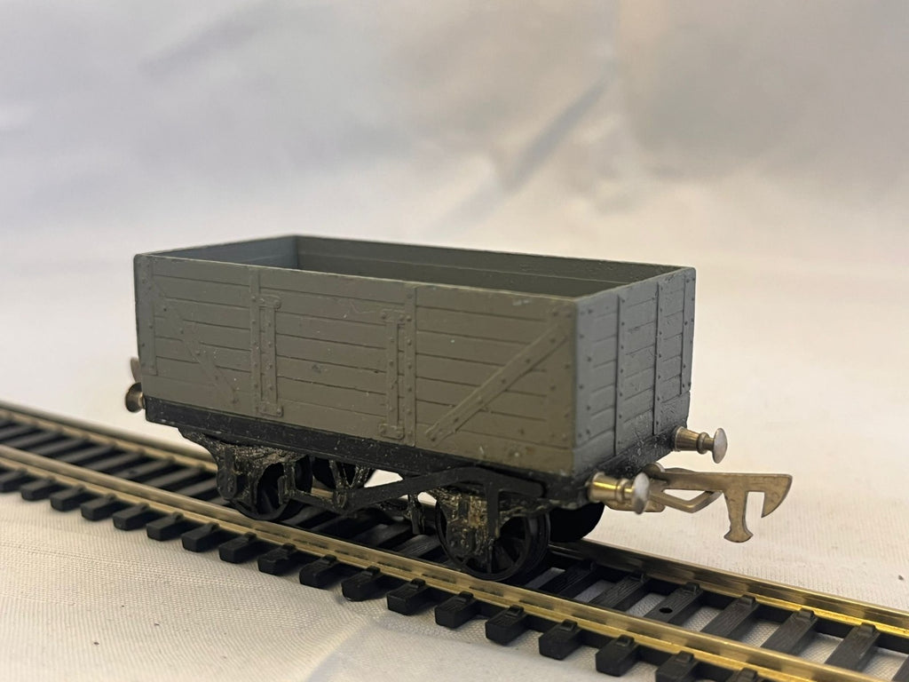 Graham Farrish 7 Plank Wagon Grey Finish